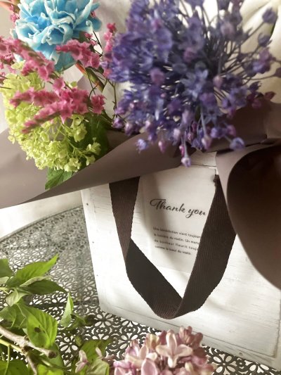 画像1: 【母の日限定商品】季節のお花の母の日アレンジメント