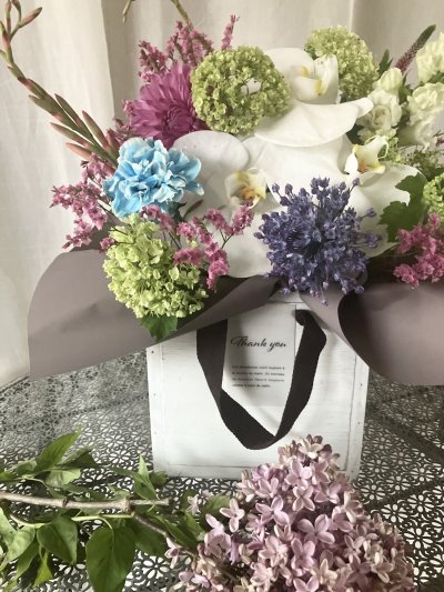 画像3: 【母の日限定商品】季節のお花の母の日アレンジとウインドチャイムセット